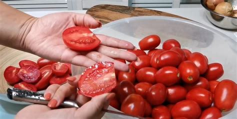 Помидоры дольками на зиму: рецепт пикантной закуски