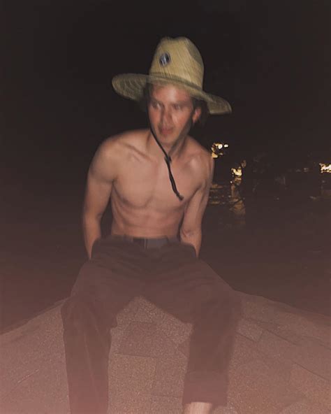 Nick Wilkins | on the roof👒 | Instagram