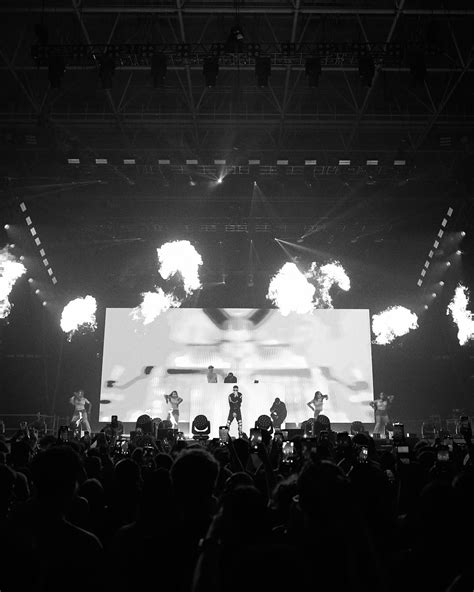 Cris MJ (@cris_emejota) • Instagram photos and videos