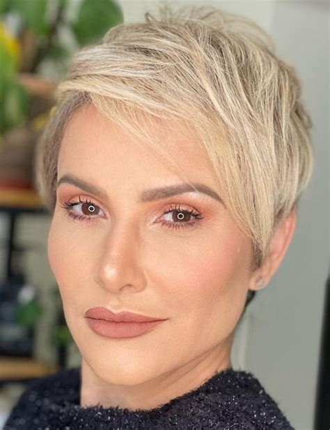stylish pixie haircuts  fine hair
