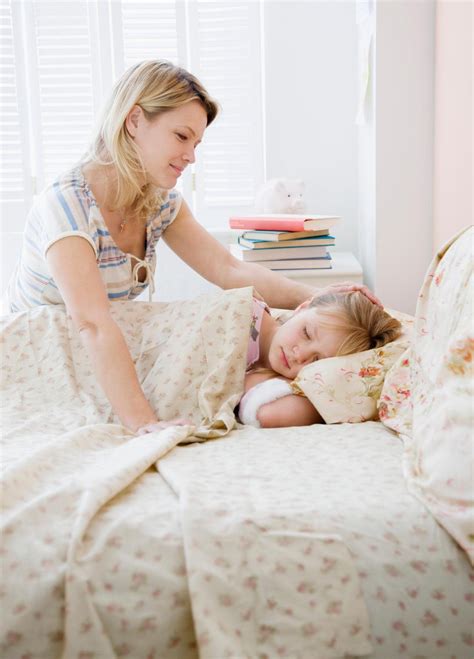 Never Share A Hotel Bed With Your Stepmom? Think Again! Image 4