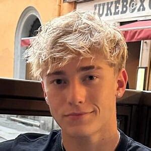Blake Andrew - Trivia, Family, Bio | Famous Birthdays