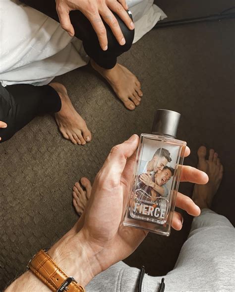 Travis Bryant's feet