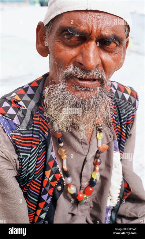 Fakir india -Fotos und -Bildmaterial in hoher Auflösung – Alamy
