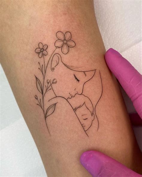 Tatuagem Mae E Filha Bebe - Tatuagem mãe e filha: Ideias lindas e significativas – Tá Chique
