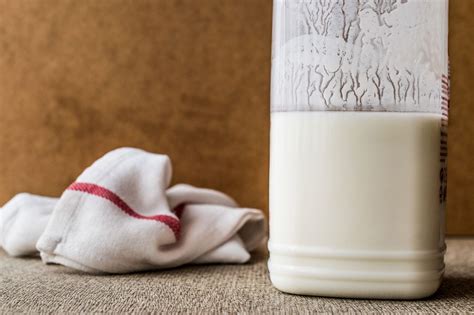 What is Buttermilk? Where it Comes From and How to Use it