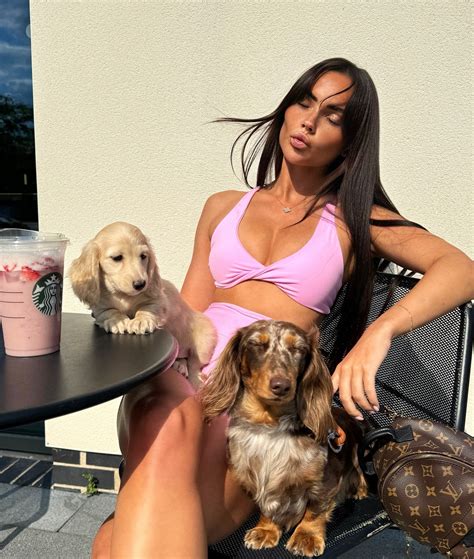 Brontë B | Sorry mom. Meet baby no.2, Bali 🎀 | Instagram