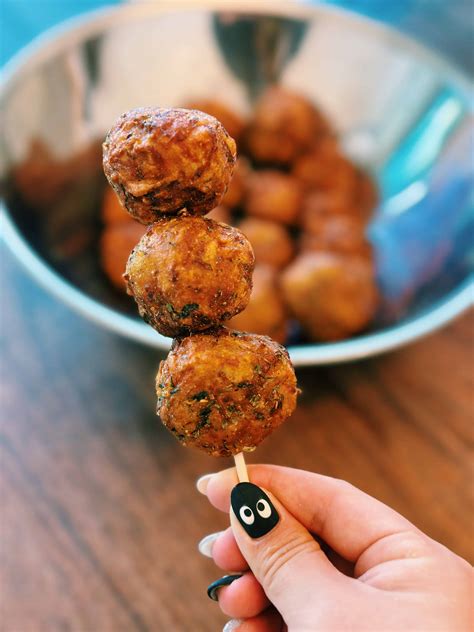 Crispy Vegetable Balls (SUPER EASY!) - Tiffy Cooks