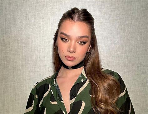 hailee steinfeld religion jewish  christian family