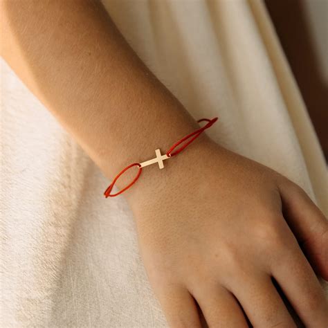 Brățară pe ață CRUCE (Aur 585) – Kuki