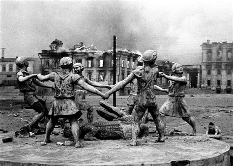 Statue in the center of Stalingrad after Nazi air strikes, 1942 - Rare ...