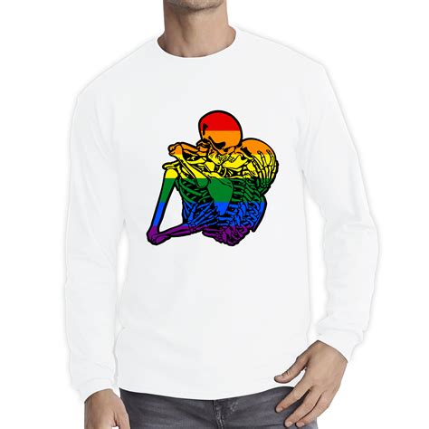 Kissing Skeletons Gay Pride LGBT Gay Skull Halloween LGBTQ+ Rainbow Pr