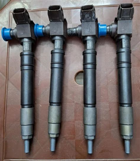 toyota innova cr fuel injector  piece fuel injector kit