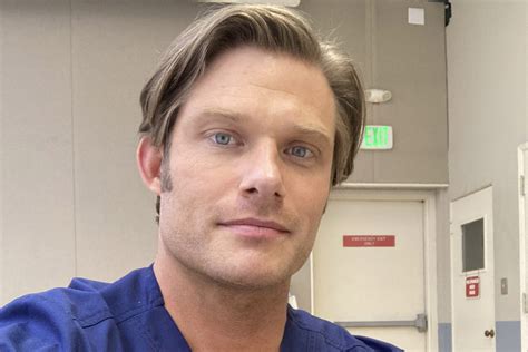 7 Facts About The Grey’s Anatomy Heartthrob Chris Carmack And His Wife ...