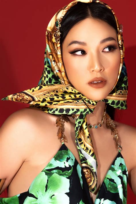 hau hoang oanh ngay cang thang hang nhan sac sau khi ly hon chong tay