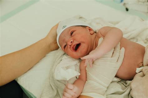 Pq O Bebe Tem Que Chorar Quando Nasce