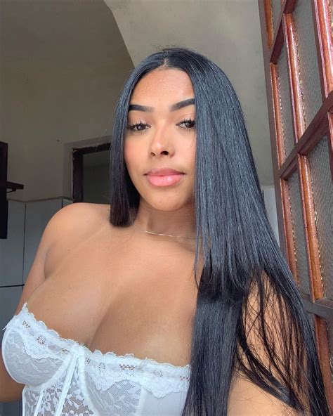 Laryssa (@llaryssa_siilva) • Instagram photos and videos