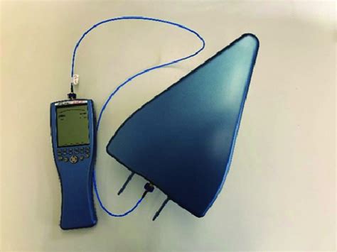 Aaronia SPECTRAN HF-60100 handheld spectrum analyser with UHF antenna. | Download Scientific Diagram