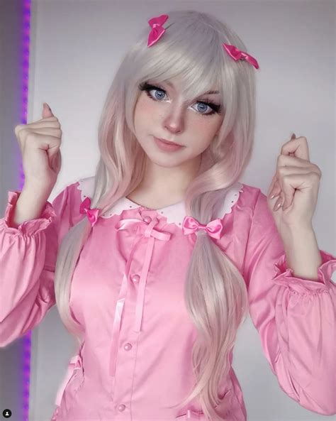 Shiro._.cos - Sexy Cosplay Babes