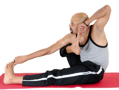 akarna dhanurasana
