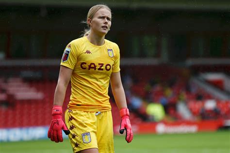 Euro 2022 winner Hannah Hampton reportedly dropped by England over attitude