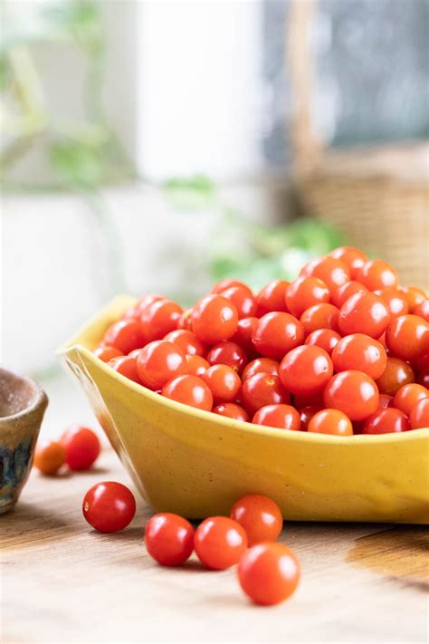 Canning Cherry Tomatoes (Two Simple Ways!) - Lady Lee's Home