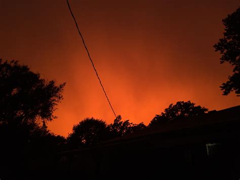 The orange sky from last night. Kansas [4032x3024] : r/WeatherPorn