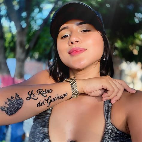 Totalmente contenta con el regreso de mi maestra amiga colega la Reina