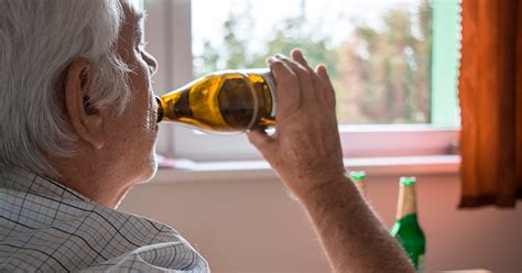 90-vuotiaat juovat alkoholia tietyllä tavalla | tieku.fi