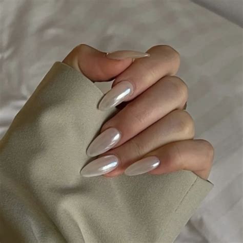 18 Pretty Pearl Nail Designs You’ll Obsess Over - Dazzlicious