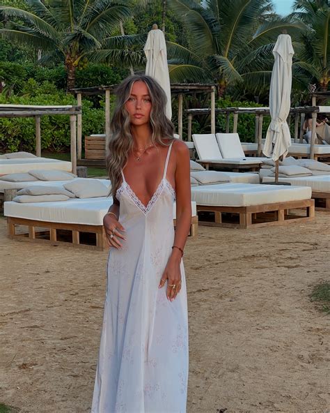 Avry Justis | golden hour is my favorite hour | Instagram