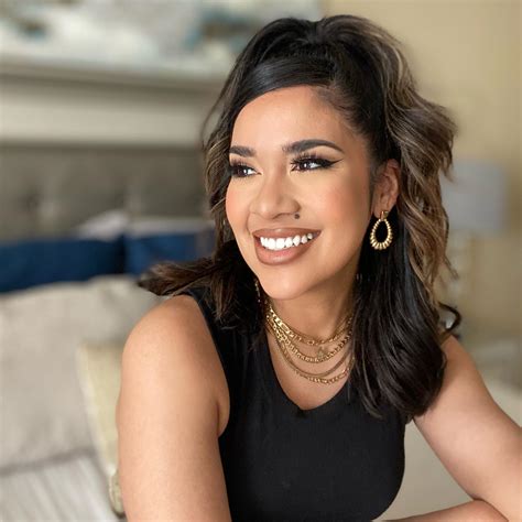 Nikki Glamour's Amazon Page