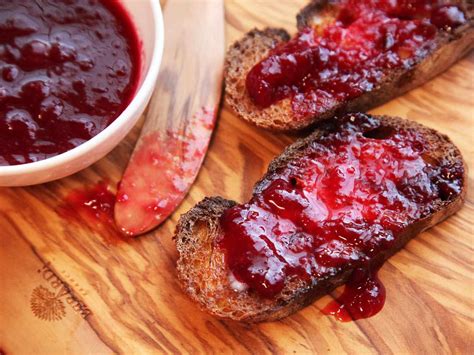 ultimate guide  making perfect plum jam  scratch smart