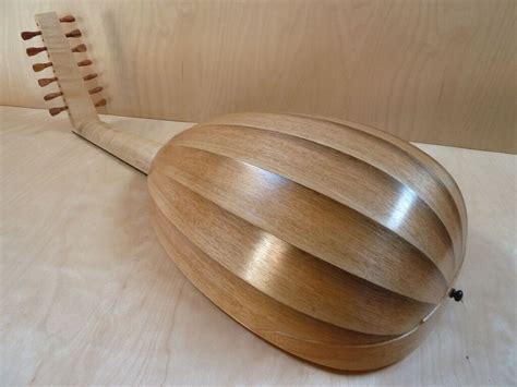 Lutes | Lute Builder | Lute Maker