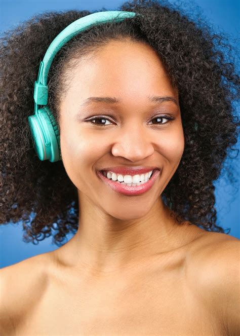Brynn Tucker offers Fringe-goers her ‘Guide to Dancing Naked’ - The