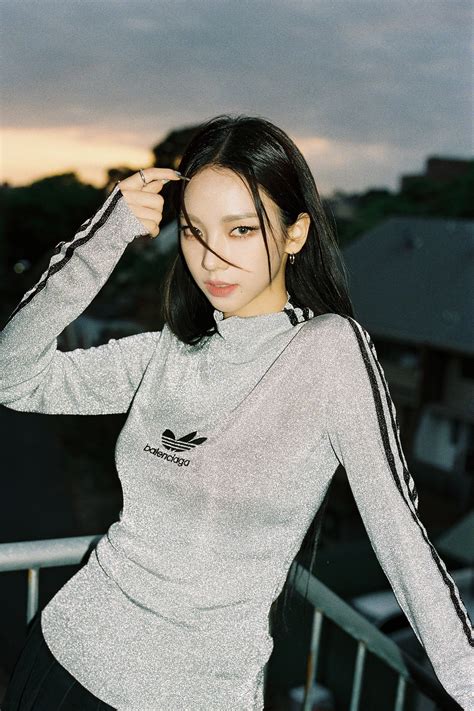 에스파 'MY WORLD' A STRANGE PHENOMENON - 카리나.jpgif - 연예이슈 수다방 - 네모판