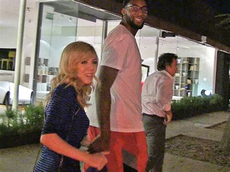 Jennette Mccurdy Andre Drummond Kissing