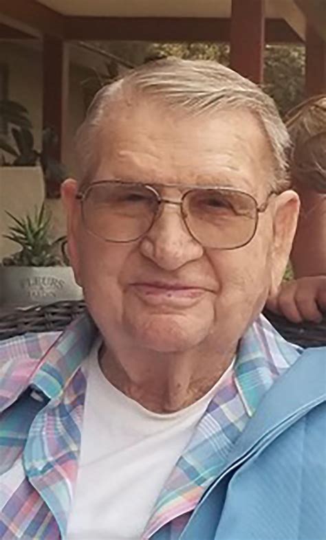 Cedar Rapids Gazette Obituaries Honor Local Heroes and Personalities 1
