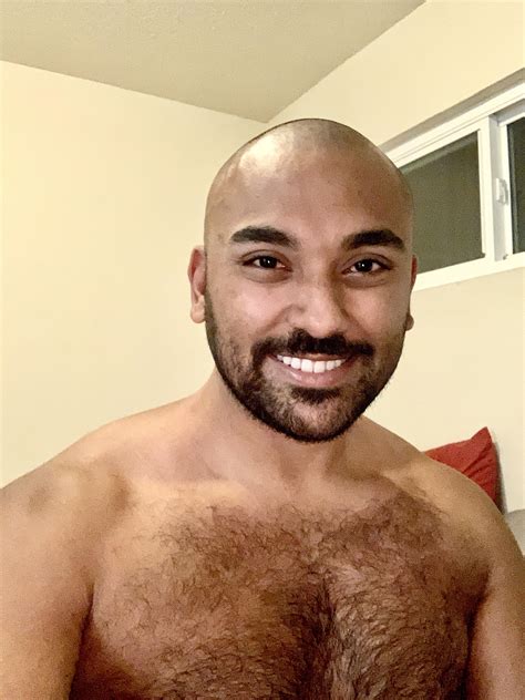 Rate this pic of me please! | Scrolller