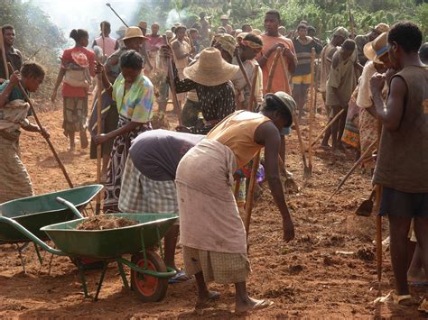 Food for work programme - South Madagascar. | Food, Health | The New