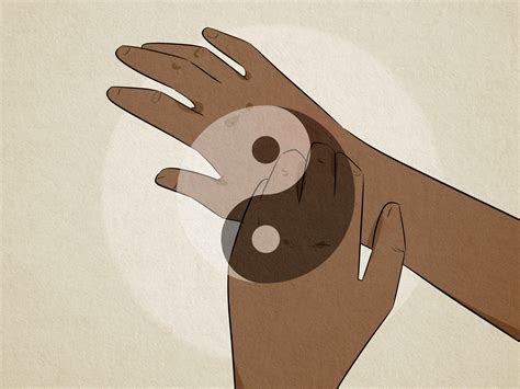 What Does It Mean When Your Left Hand Itches? 6 Explanations