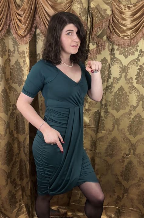 Last dress of my new haul and I think it’s my favourite 🥰 I don’t know