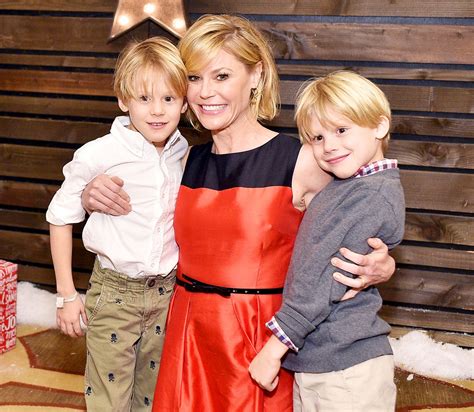 Julie Bowen Jokes She and Husband Are ‘Too Tired’ to Divorce
