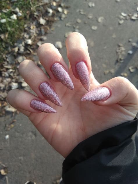 РОЗОВЫЙ МАНИКЮР С БЛЕСТКАМИ | Hard gel nails, Minimal nails, Hair and nails