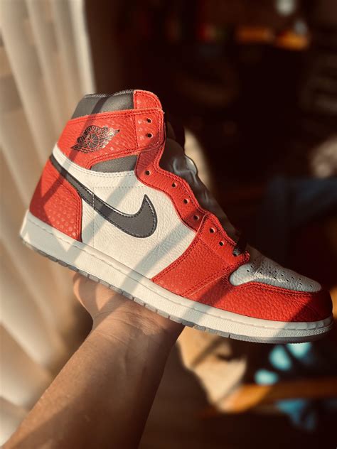Obsessed with this version of Chicago AJ1s. : r/Sneakers