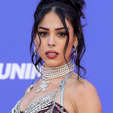 Danna Paola Cierra Primera Noche Del Tecate Emblema