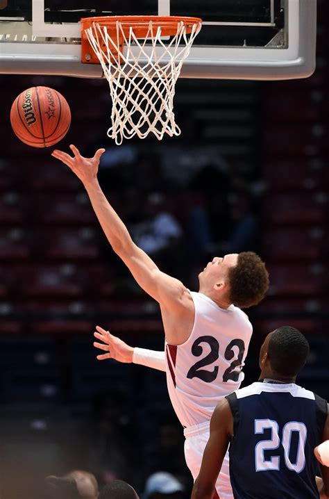 Sacred Heart vs. Calhoun Class 2A boys semifinal - al.com