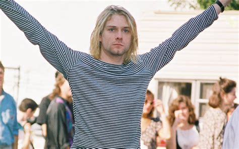 Kurt Cobain cardigan sells for record $334,000 at auction - The Tango