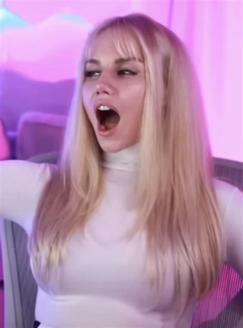 Colette Cherry : r/reactgirlsofYT