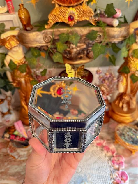 Mirrored glass stash – Clouded Antiques